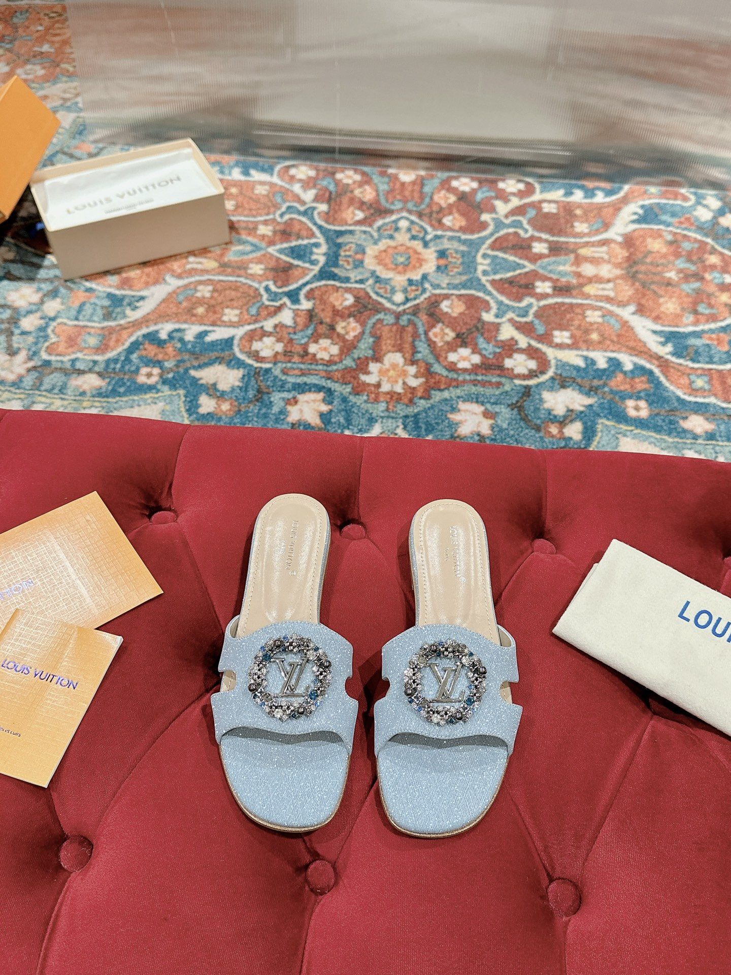 UA LV Flat Mule