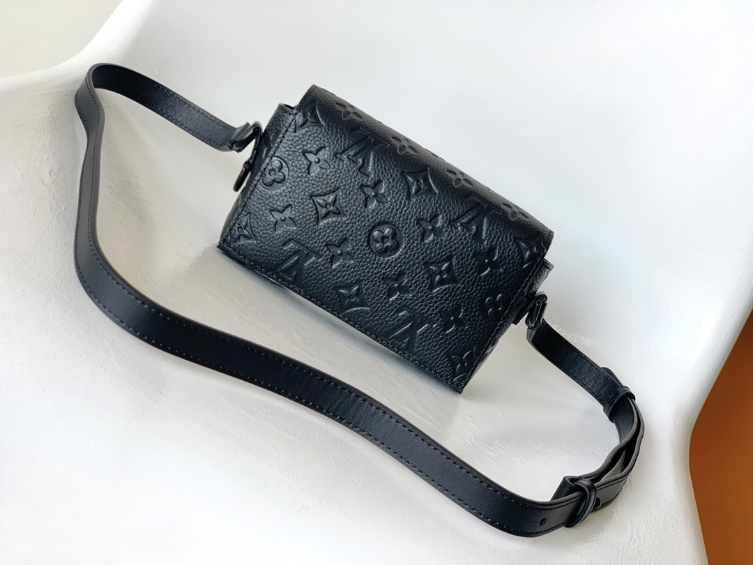 LV Steamer Wearable Wallet M81746 18×11×6.5cm