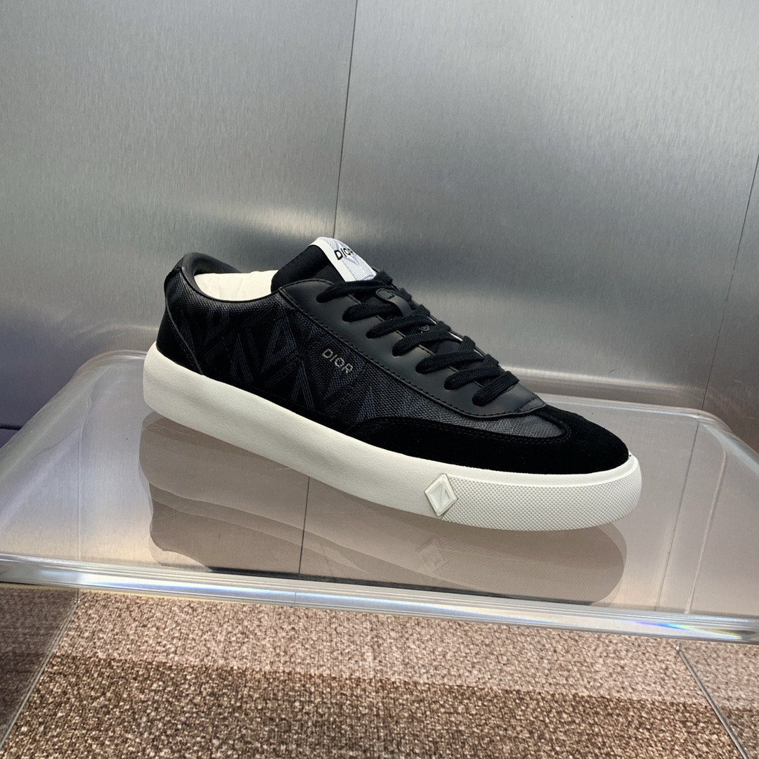 UA D10r B101 Sneaker