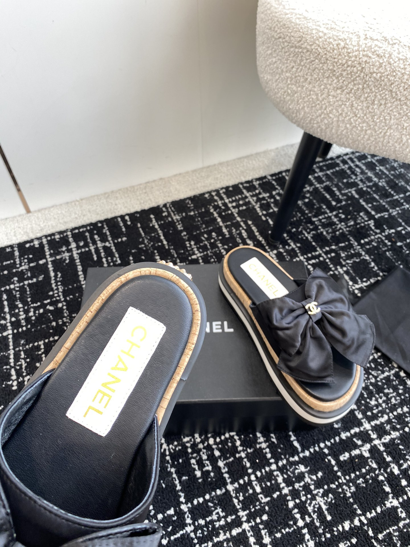 UA Ch**el PLATFORM SLIDES