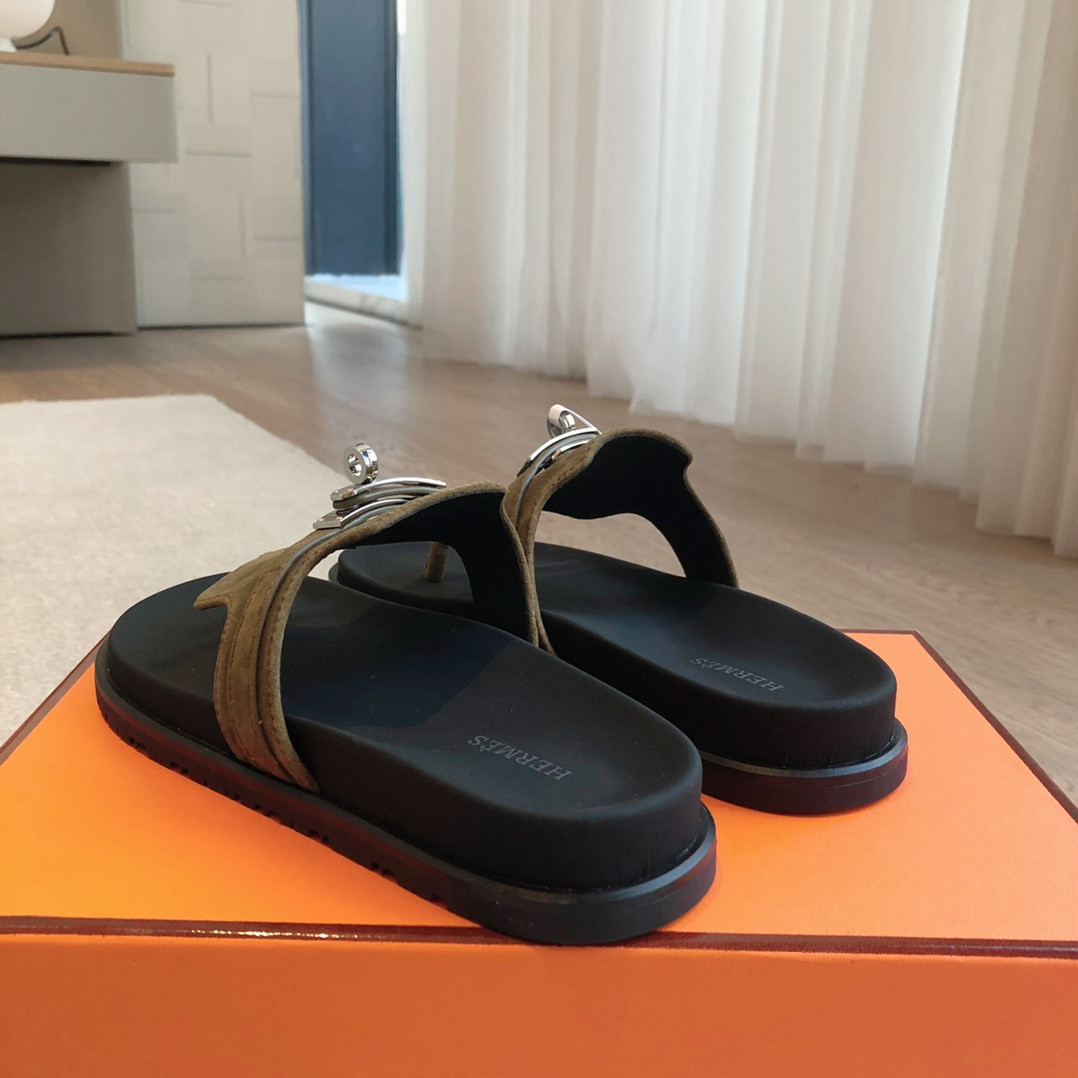 UA H**me5 Empire Sandal
