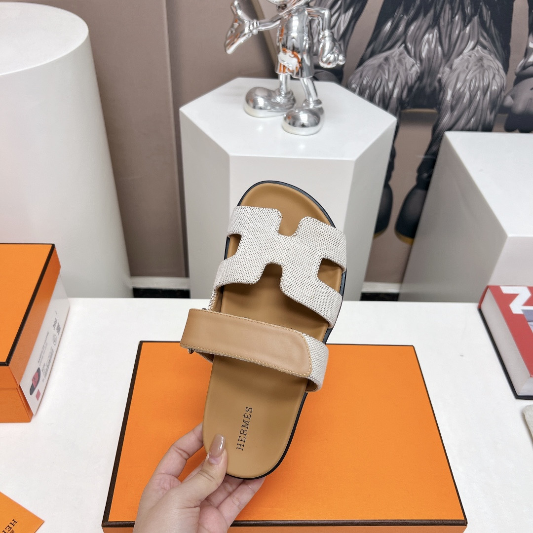 UA H**me5 Chypre sandal