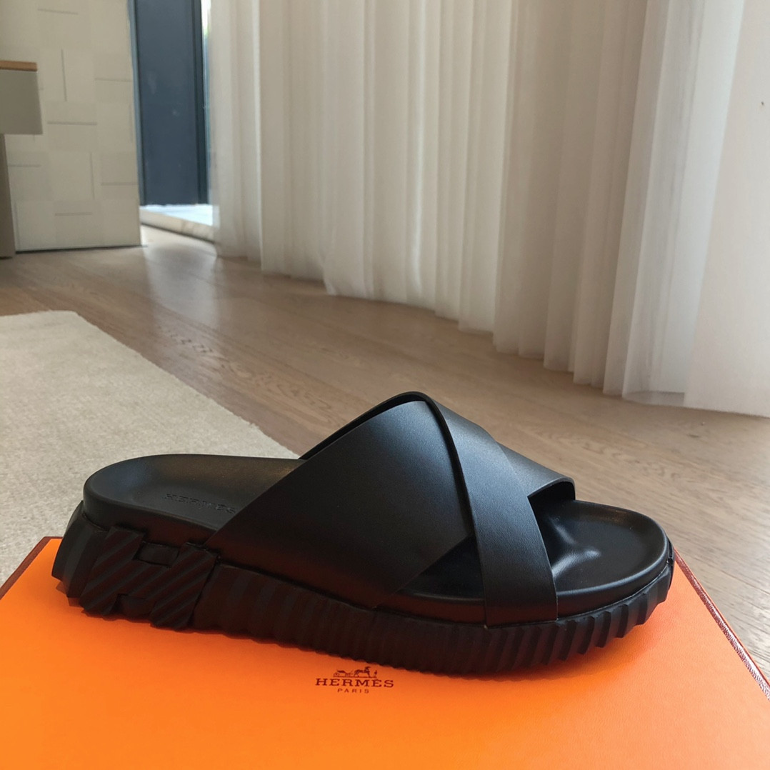 UA H**me5 Infra sandal