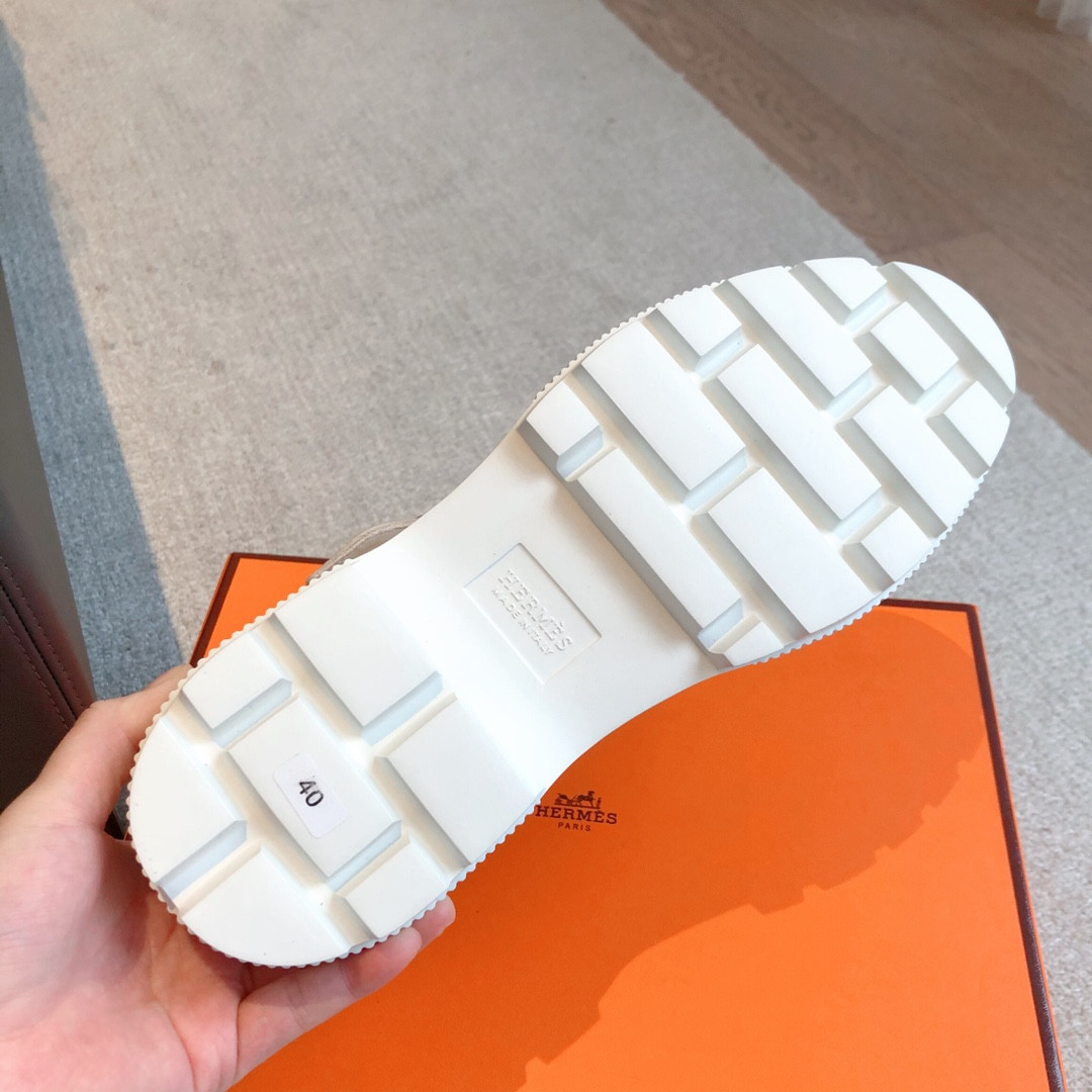 UA H**me5 Item sandal