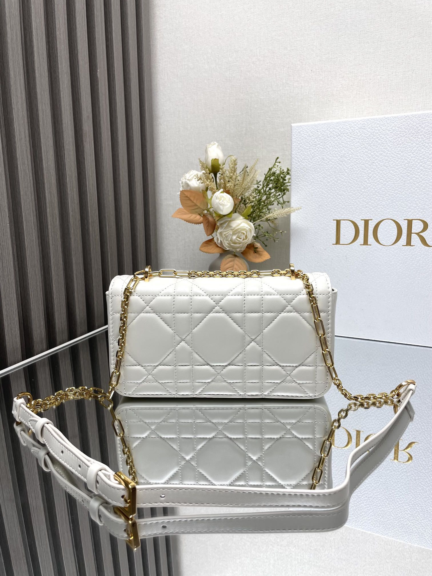 D10r Miss Daisy Mini Bag 22 x 12.5 x 4 cm