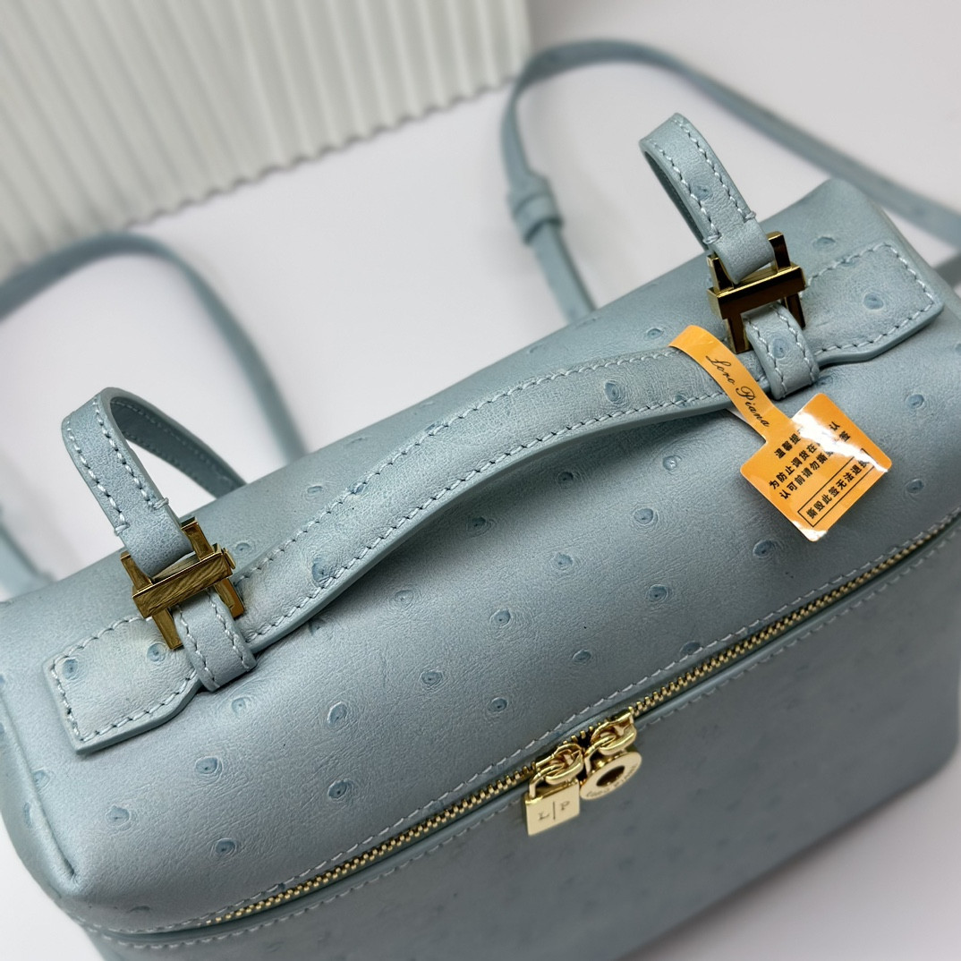 L0r0 P1ana Extra Pocket backpack L23.5 Ostrich-grained Leather 23 x 21 x 8 cm
