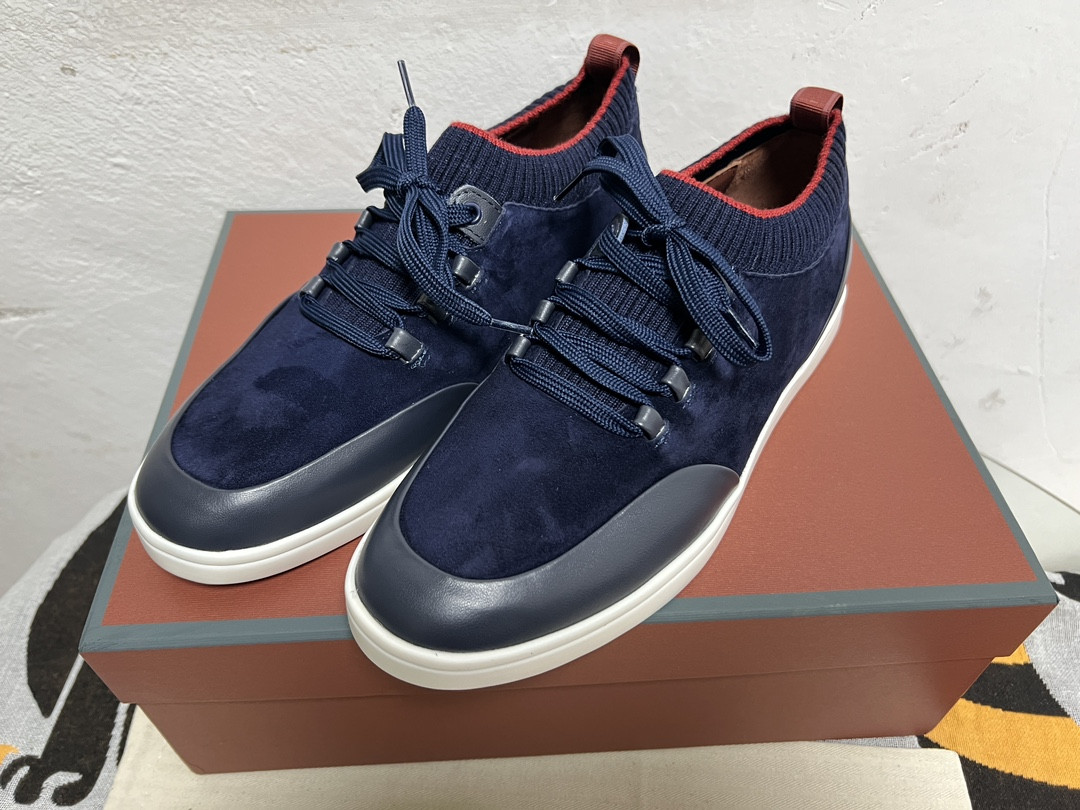 UA L0r0 P1ana Soho Walk Sneaker