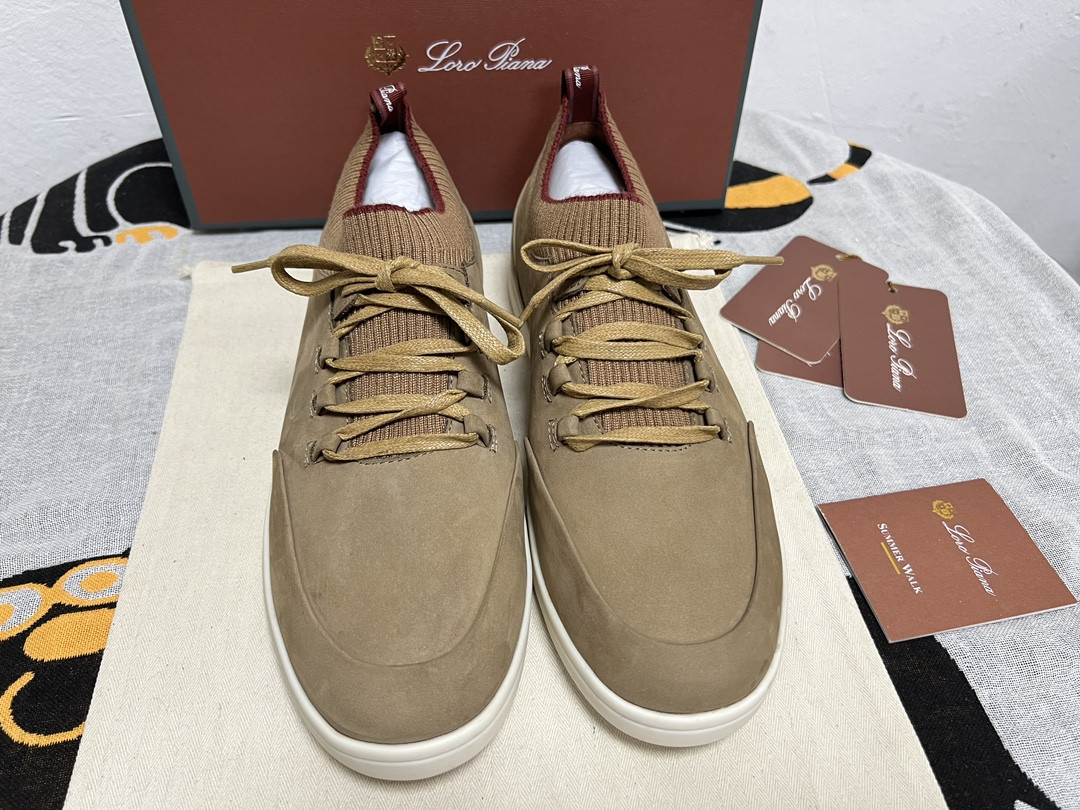 UA L0r0 P1ana Soho Walk Sneaker