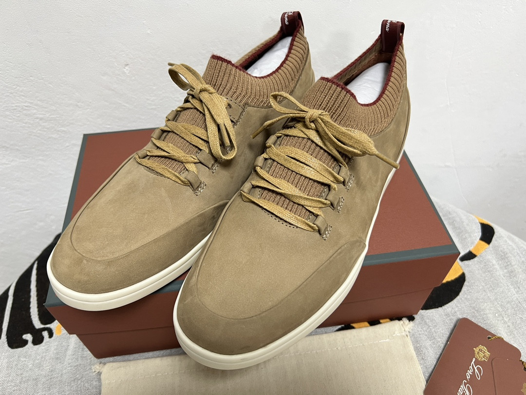 UA L0r0 P1ana Soho Walk Sneaker