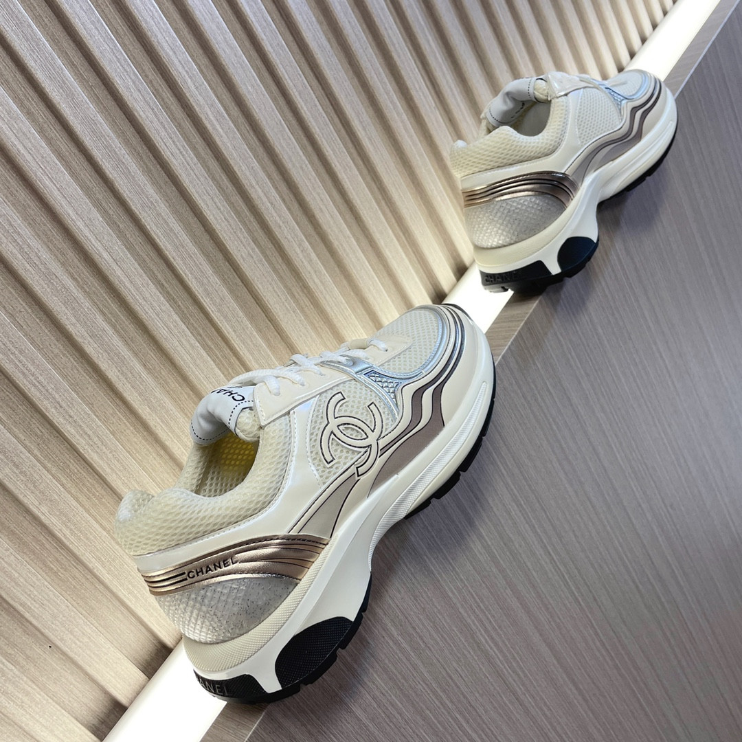 UA Ch**el SNEAKER