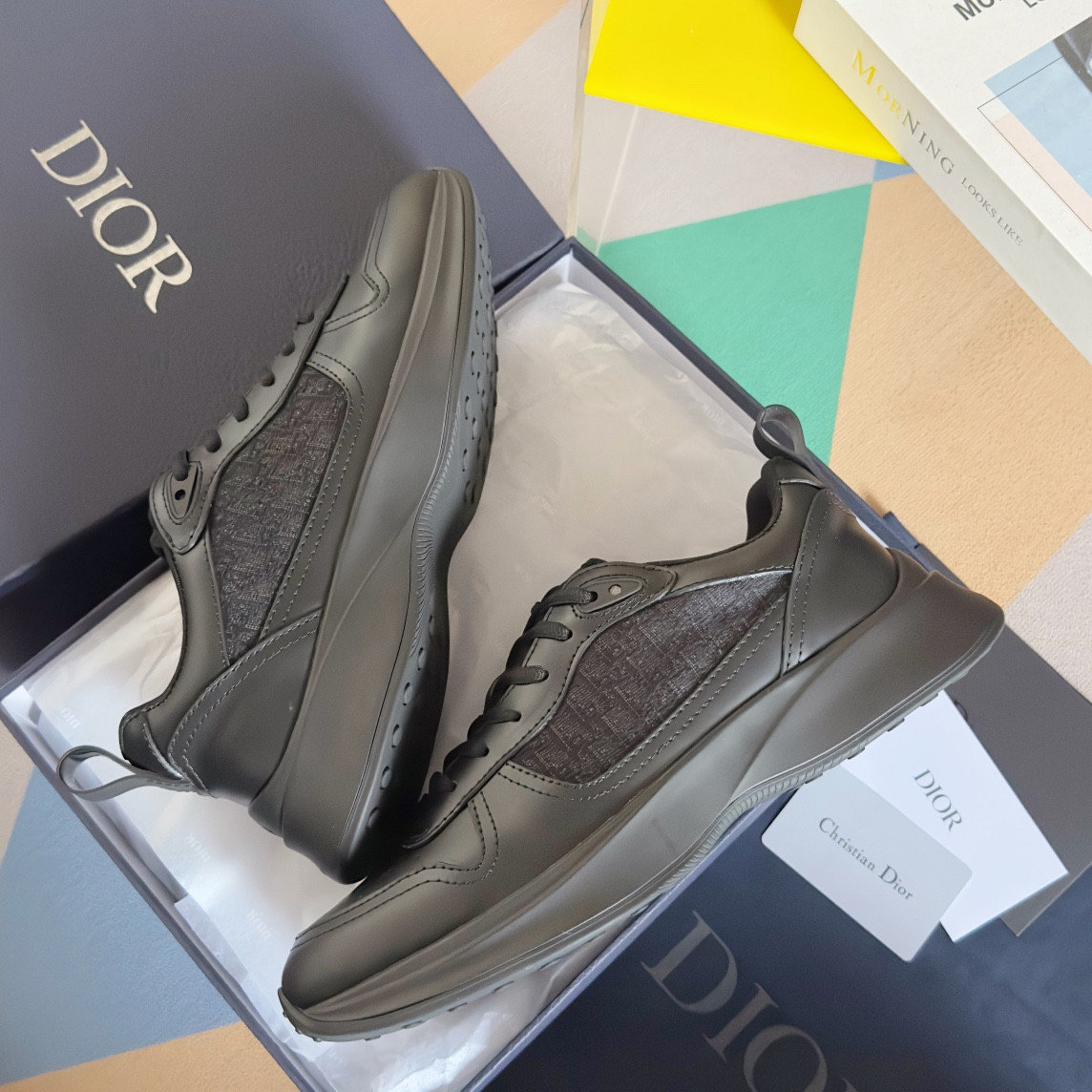 UA D10r B25 Runner Sneaker