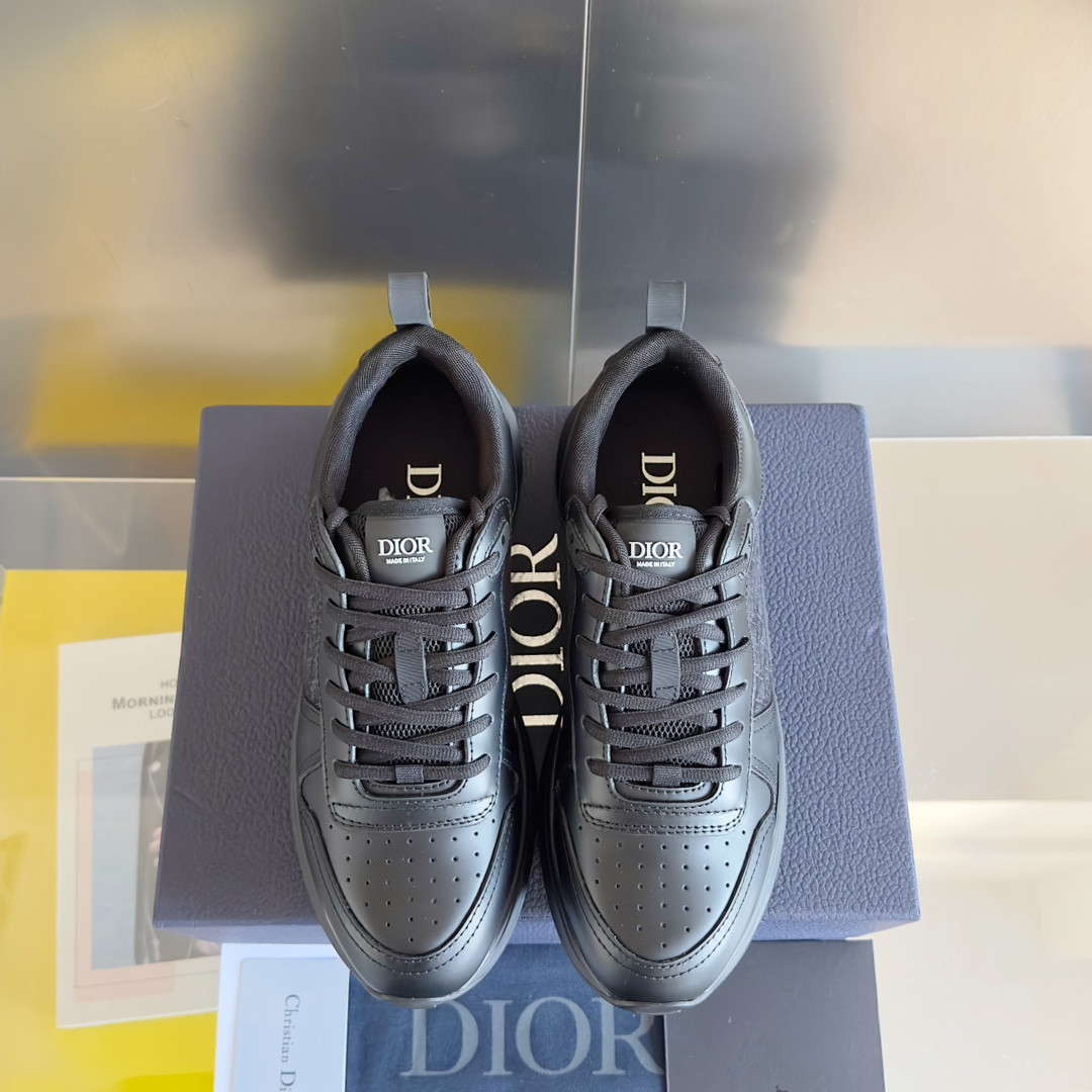 UA D10r B25 Runner Sneaker