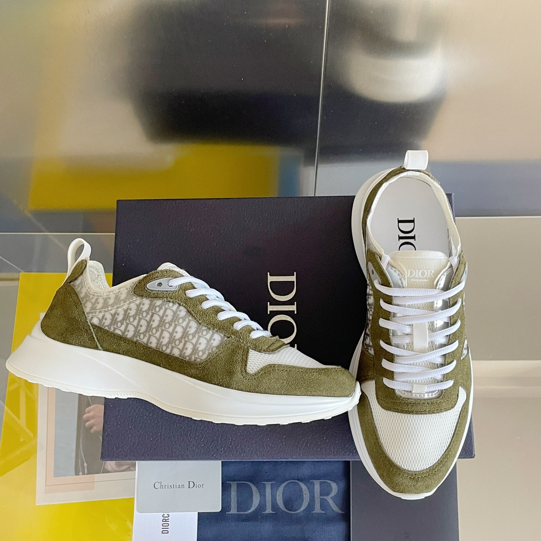 UA D10r B25 Runner Sneaker