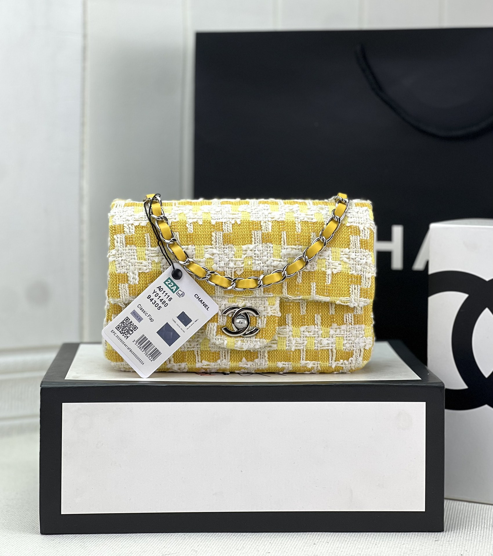 Ch**el Classic Flap Bag 20cm