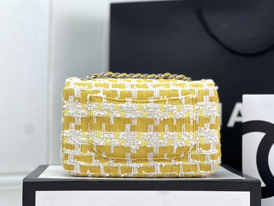 Ch**el Classic Flap Bag 20cm