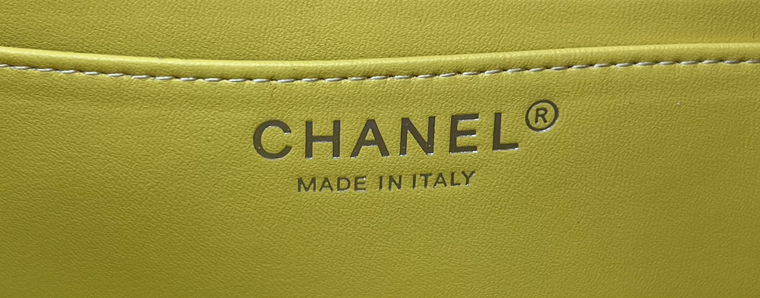 Ch**el Classic Flap Bag 20cm