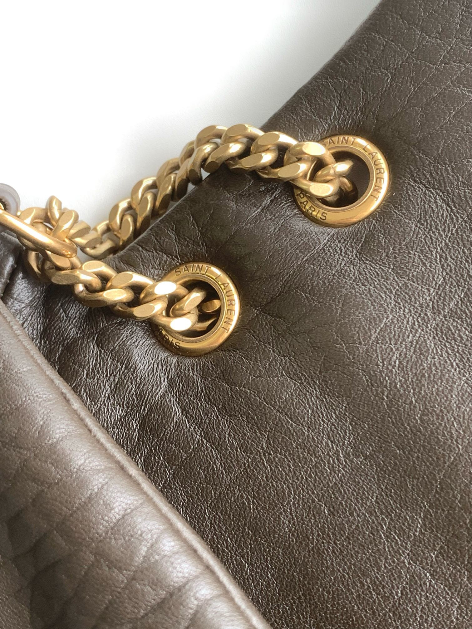 Y51 Calypso small in plunged lambskin 26x14x7cm