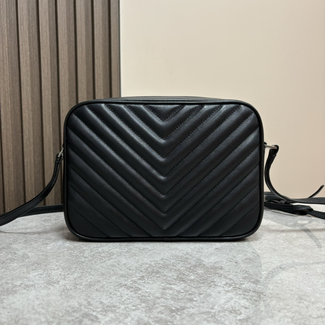 Y51 LOU camera bag in quilted leather 23x16x6cm