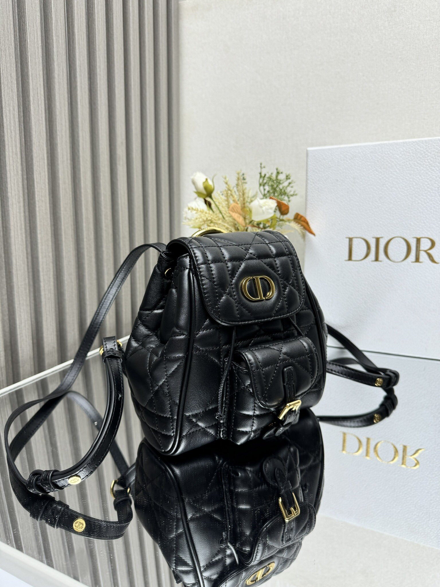 D10r Caro Backpack Small 19.5 x 18.5 x 8.5 cm