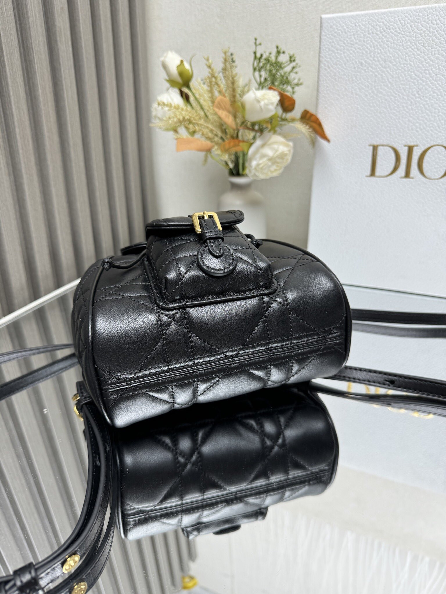 D10r Caro Backpack Small 19.5 x 18.5 x 8.5 cm
