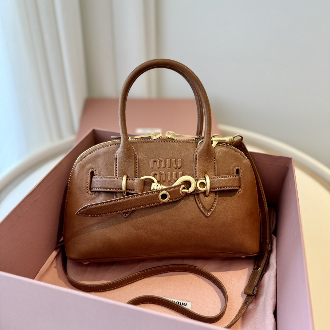 M1v M1v aventure nappa leather top-handle bag 16.5x28x10cm