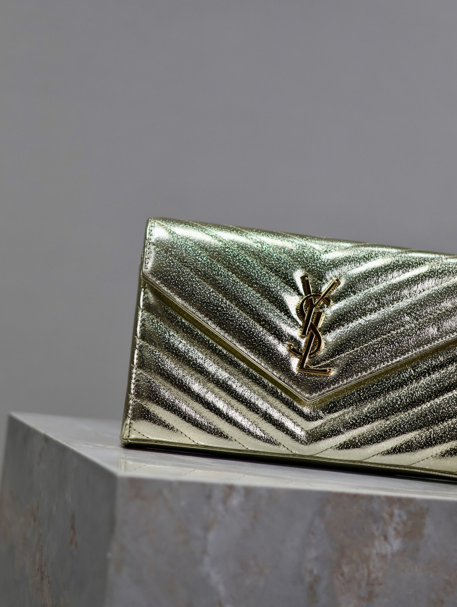 Y51 Cassandra Monogram Classic Chain Wallet 22.5 x 14 x 4cm