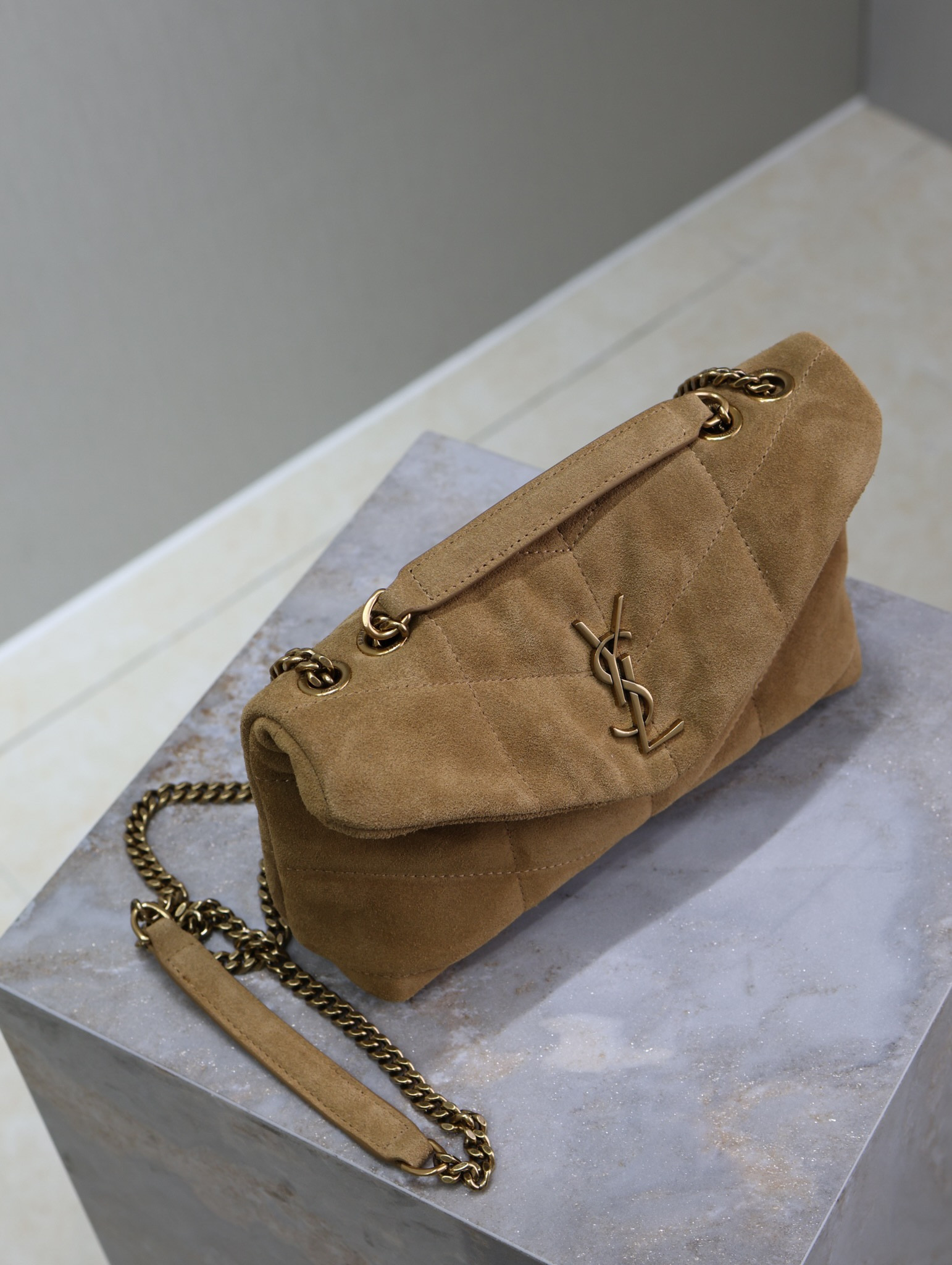 Y51 Loulou Mini Puffer (Suede)  23×15.5×8.5cm