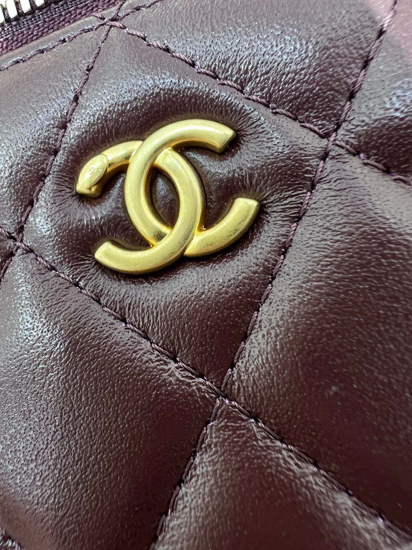Ch**el Clutch With Chain 9.5x 17x 8CM