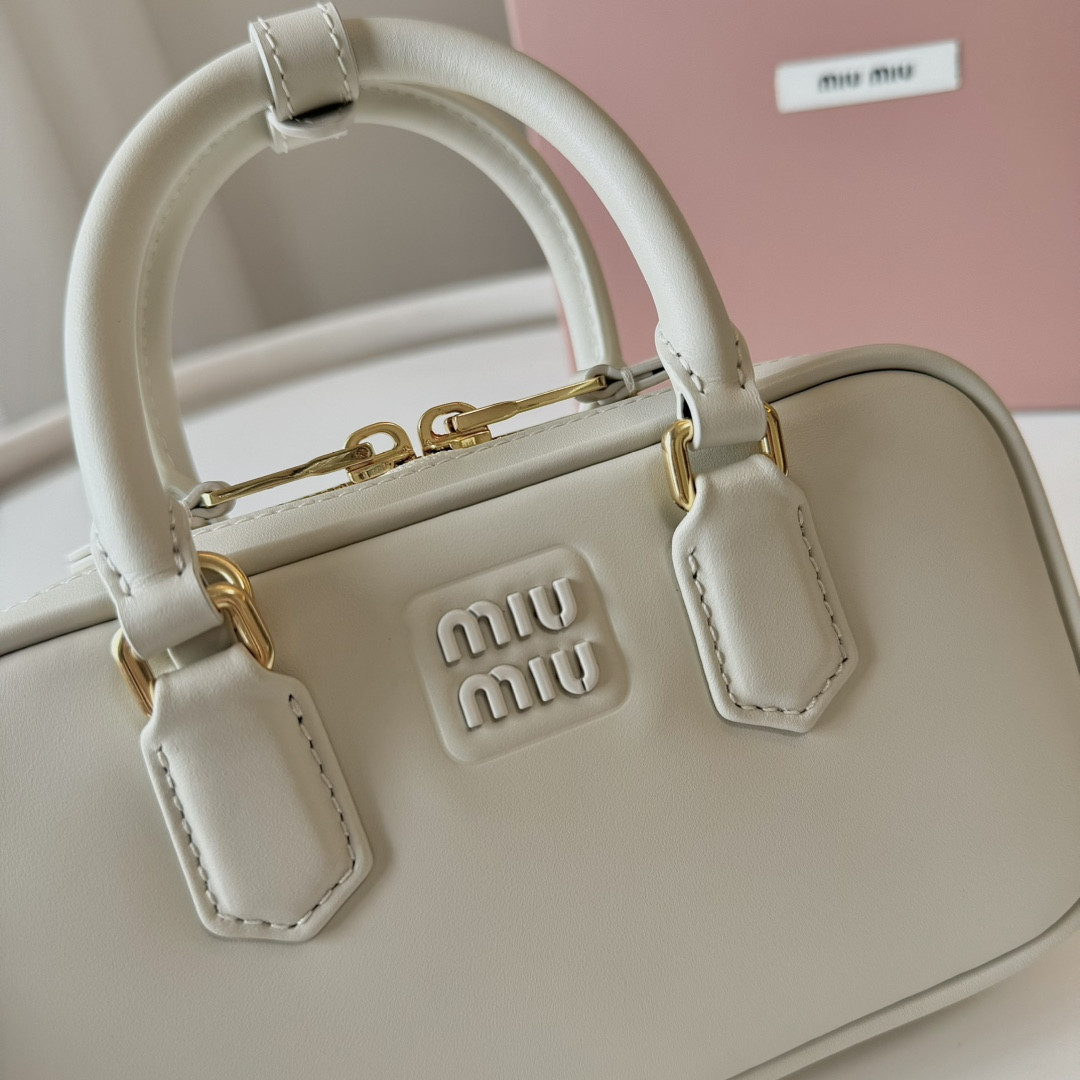 M1v M1v arcadie leather mini-bag 19x10x5cm