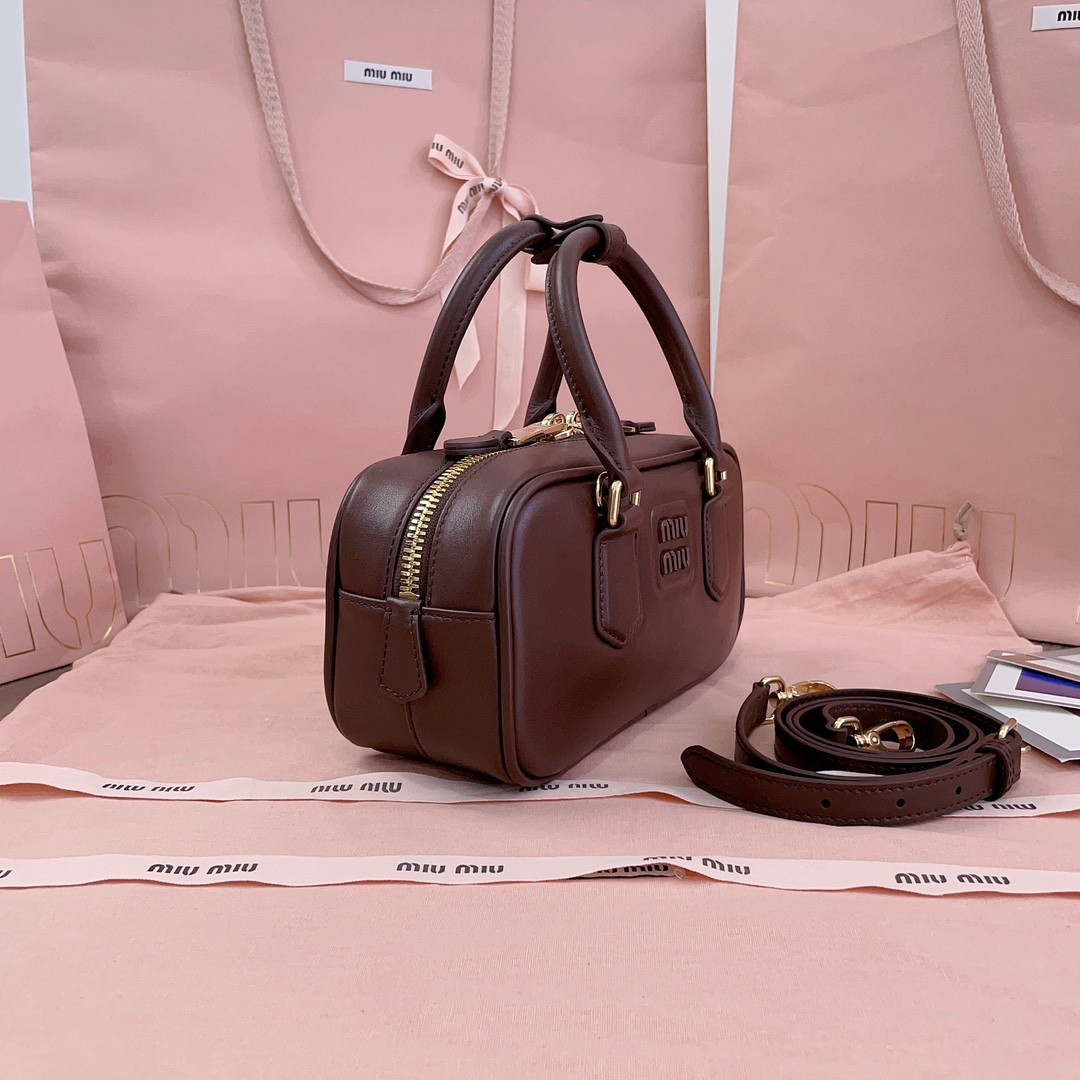 M1v M1v arcadie leather bag 10.5x22x7.5cm