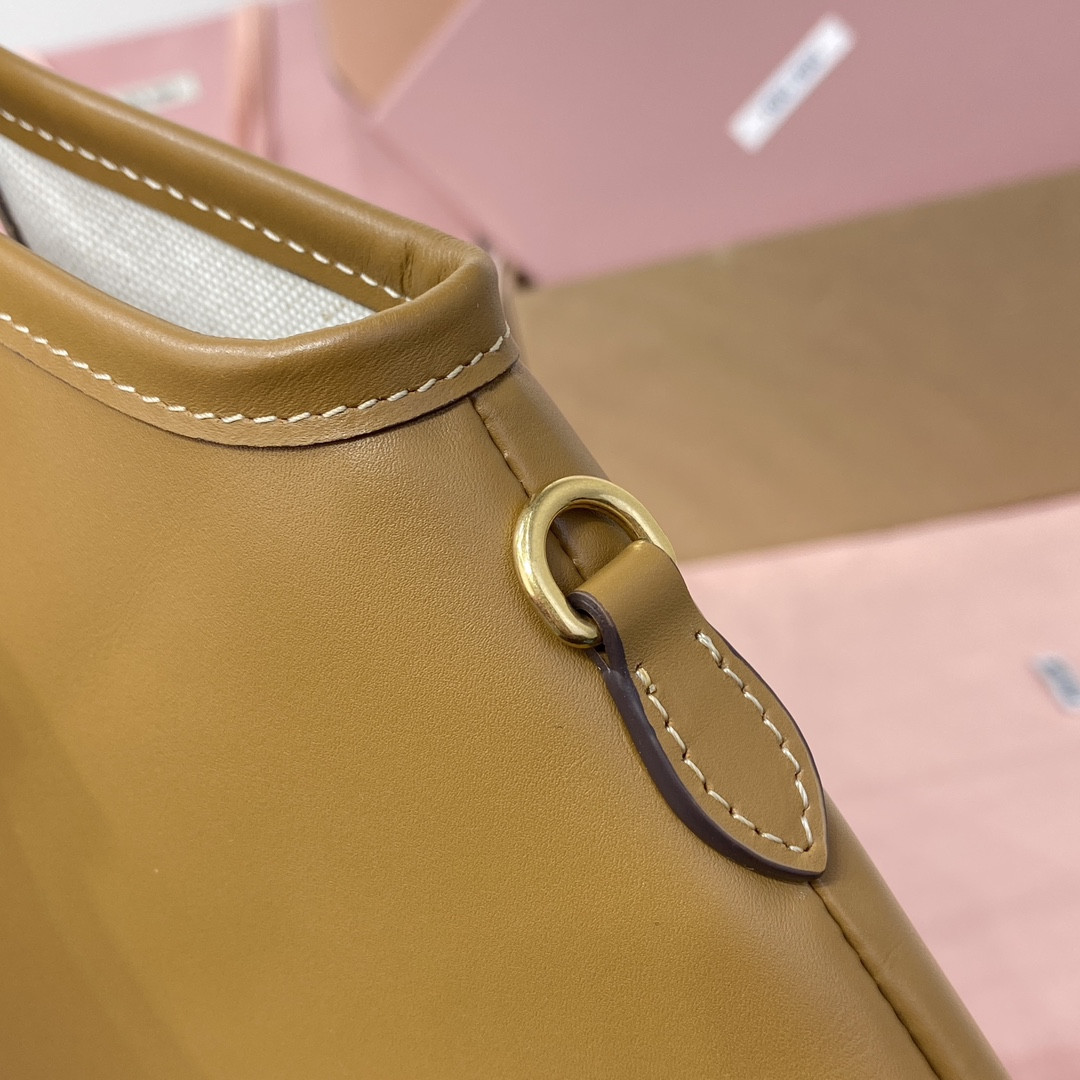 M1v M1v ivy leather bag 40x35cm