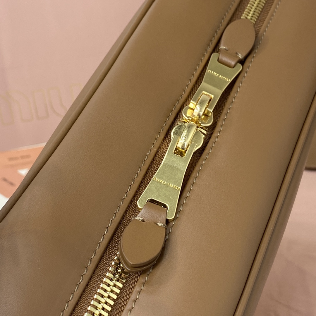 M1v M1v leather beau bag 23x34x10cm