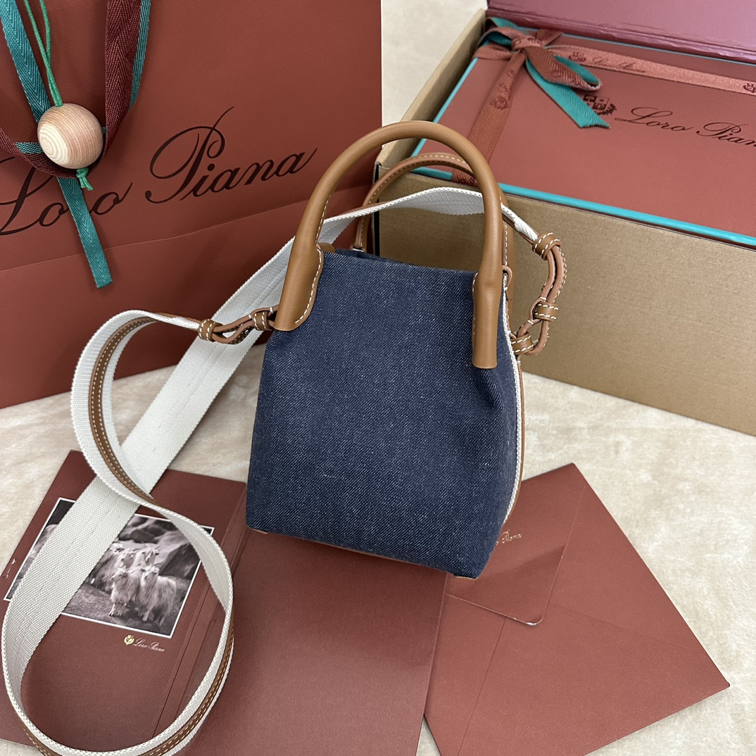 L0r0 P1ana Micro Bale Cotton bag 23x16x14cm