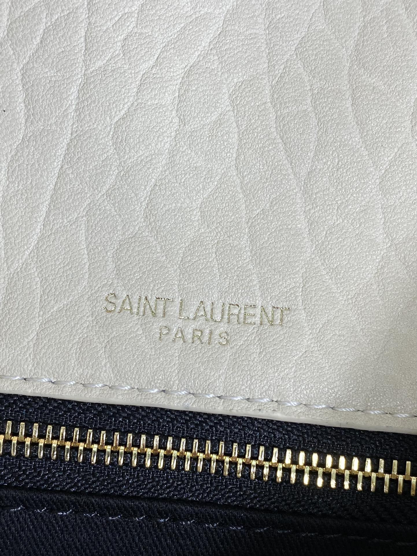 Y51 CASSANDRE large envelope pouch in lambskin 29.5x18x4.5cm