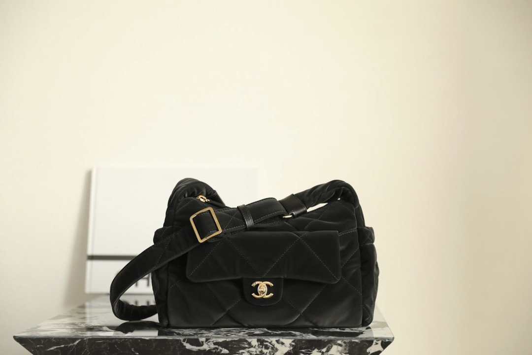 Ch**el Hobo Handbag 20x32x12cm