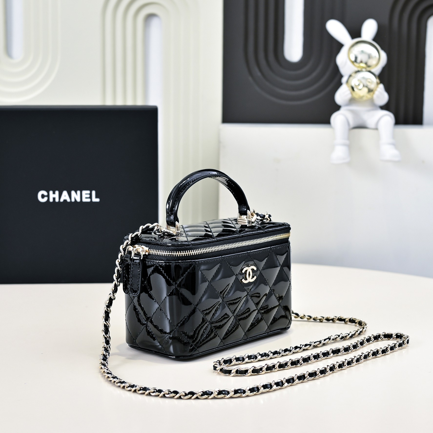 Ch**el Long Vanity with chain 16.5x10x8cm