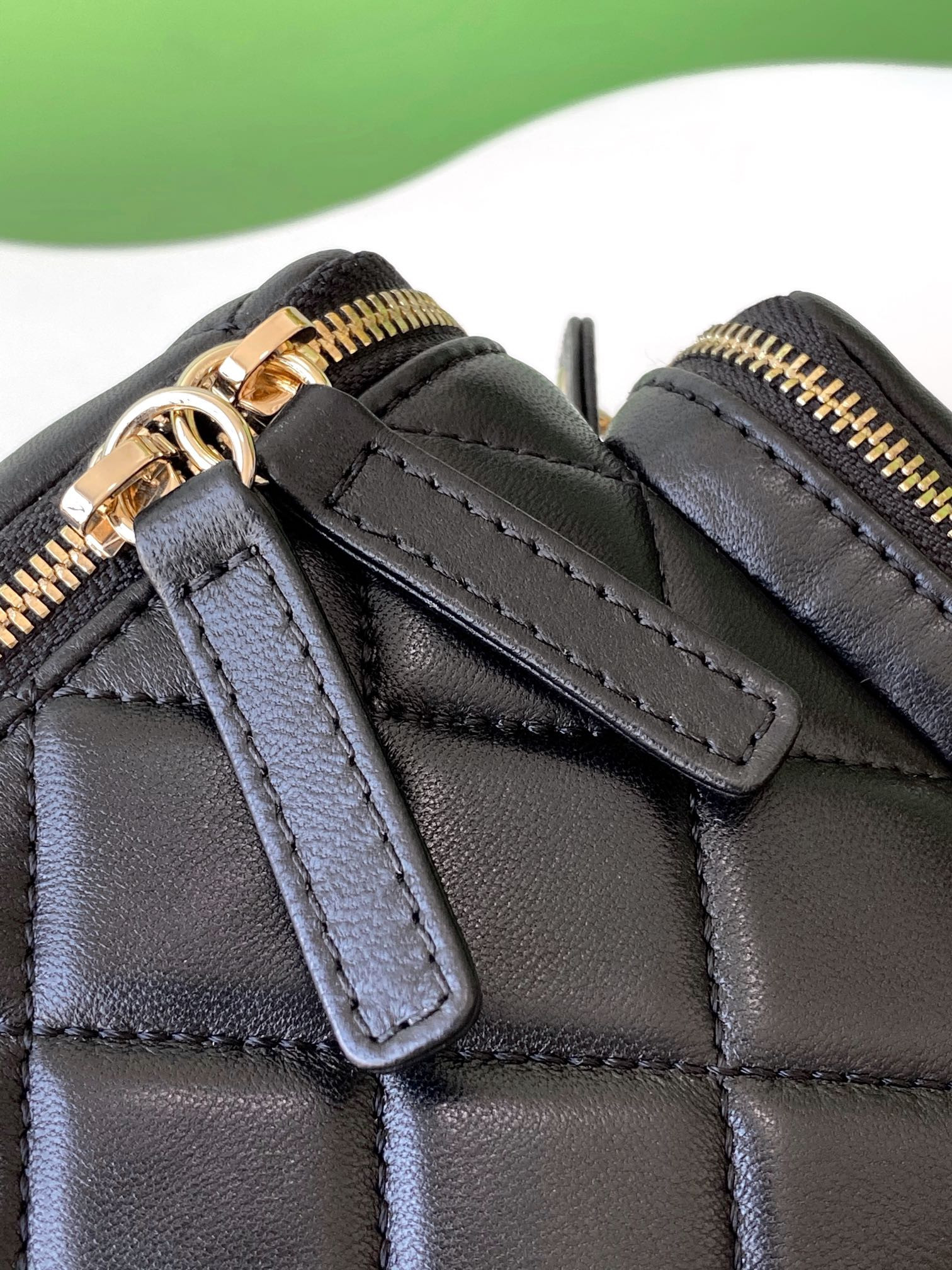 Ch**el vanity case 12x23x10cm