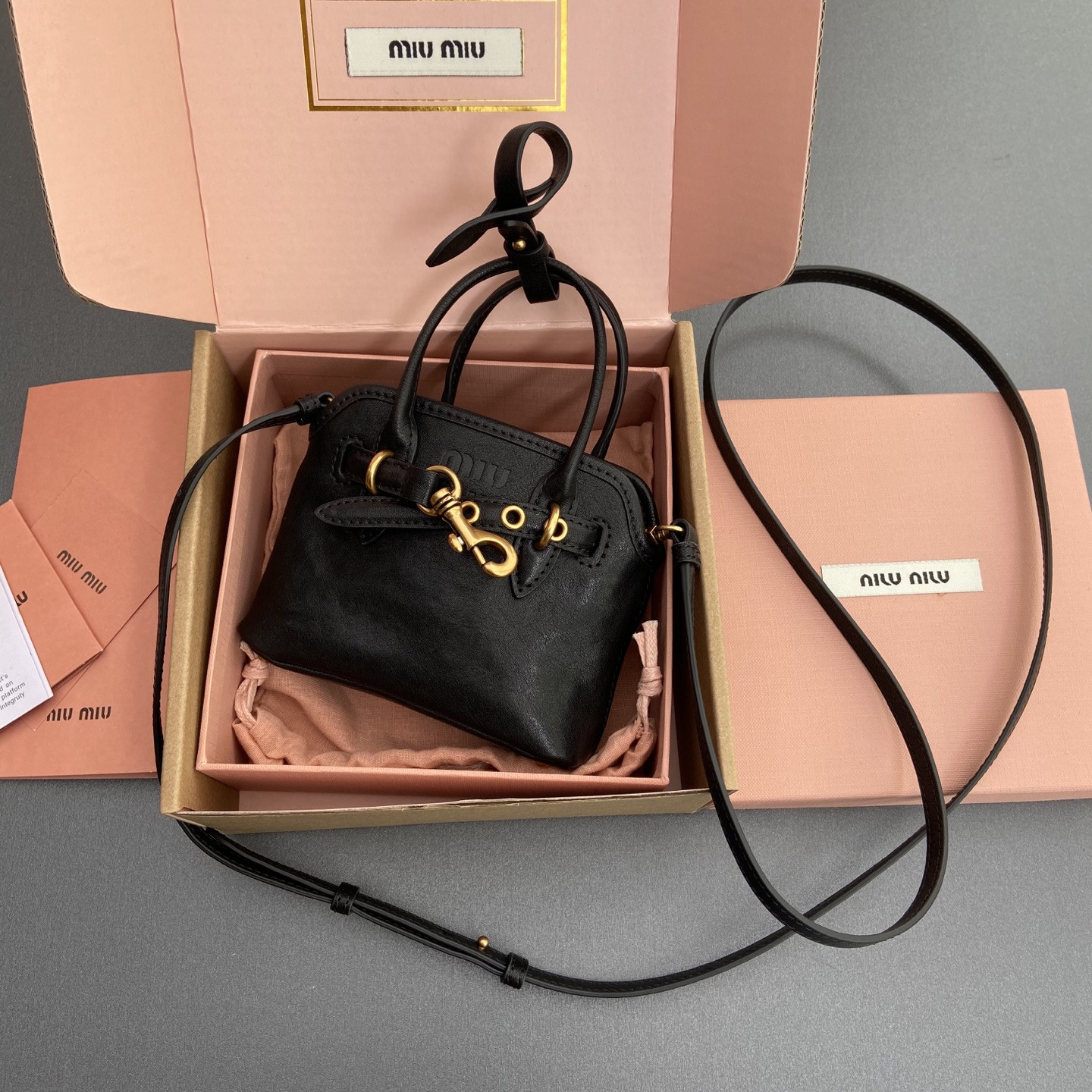 m1v m1v aventure nappa micro leather tR1ck 9.5x12x2.5cm