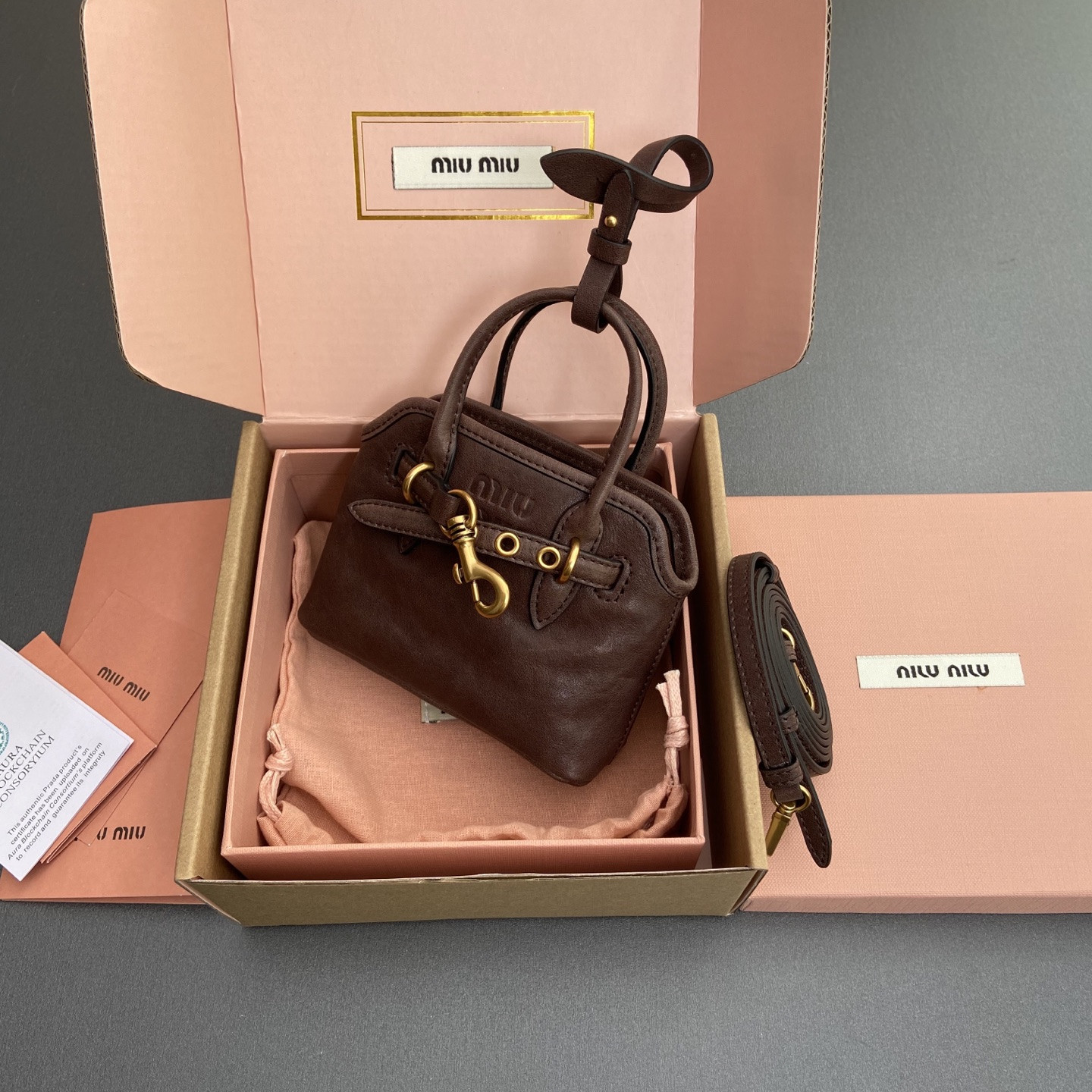 m1v m1v aventure nappa micro leather tR1ck 9.5x12x2.5cm