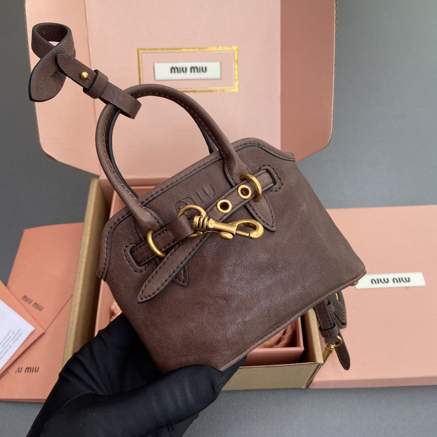 m1v m1v aventure nappa micro leather tR1ck 9.5x12x2.5cm