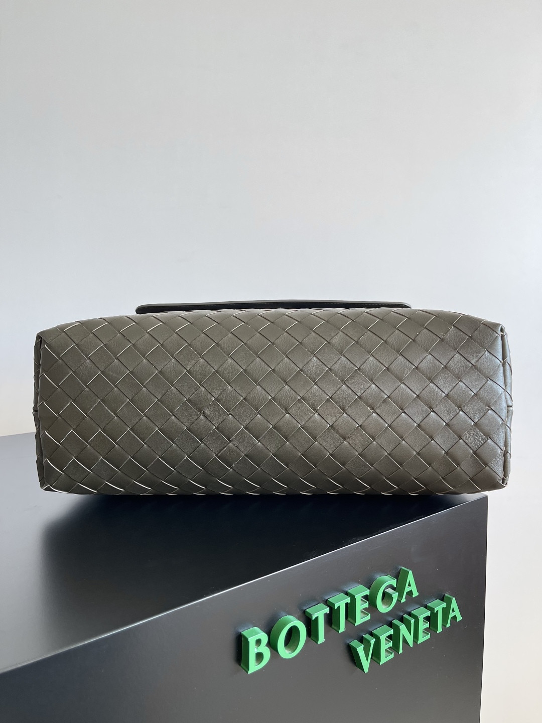 B0tt*ga Ven*ta Medium Andiamo Messenger 37x26x13cm