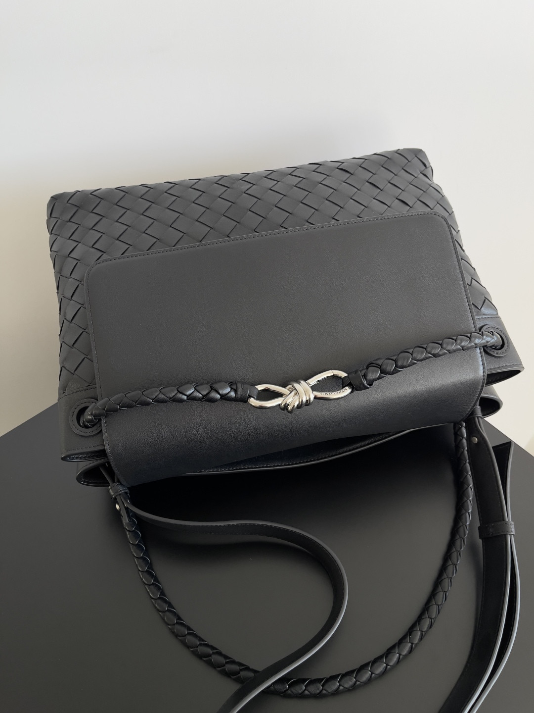 B0tt*ga Ven*ta Medium Andiamo Messenger 37x26x13cm