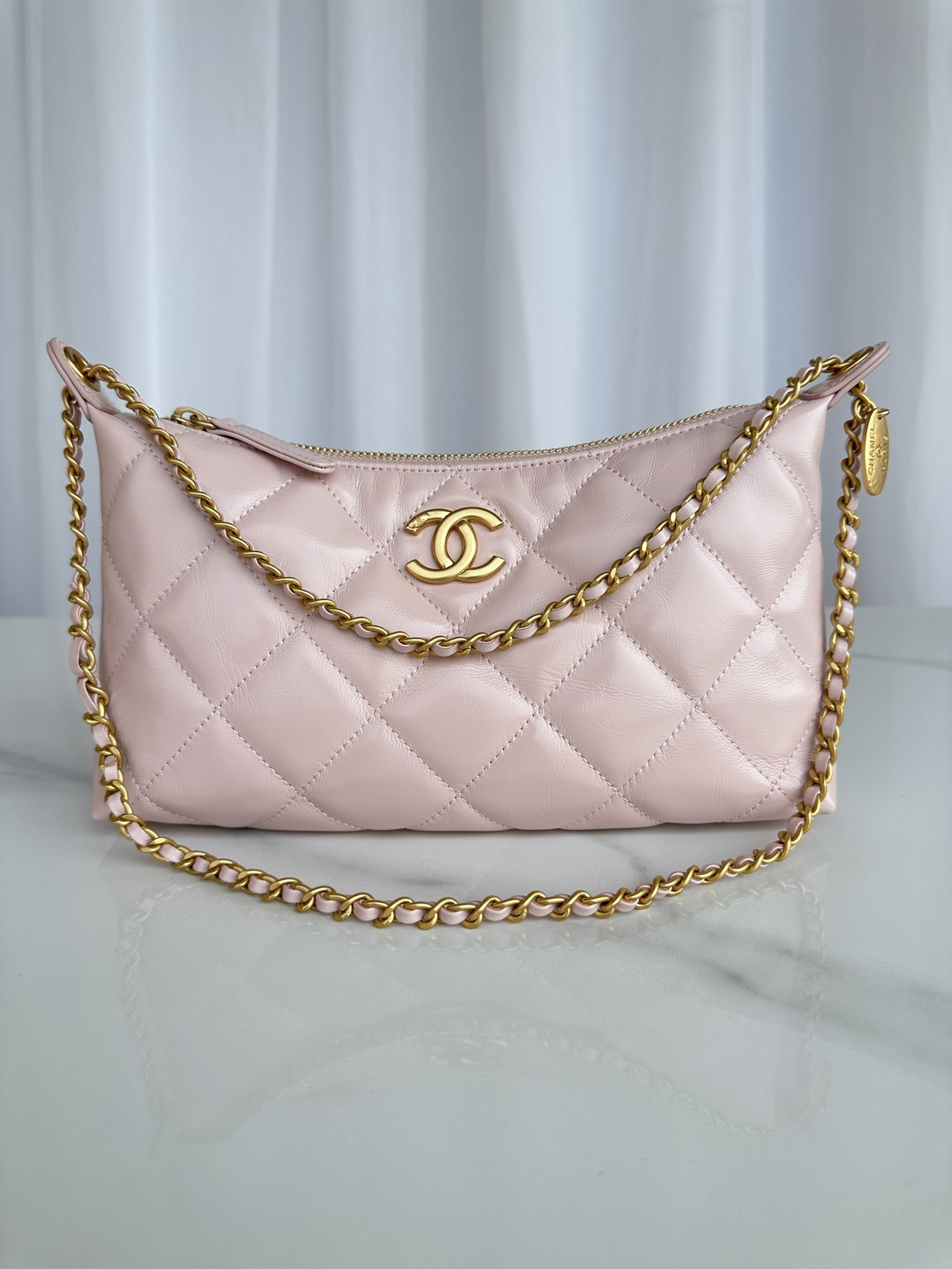 Ch**el Hobo Bags AS5528 17x26x8.5cm
