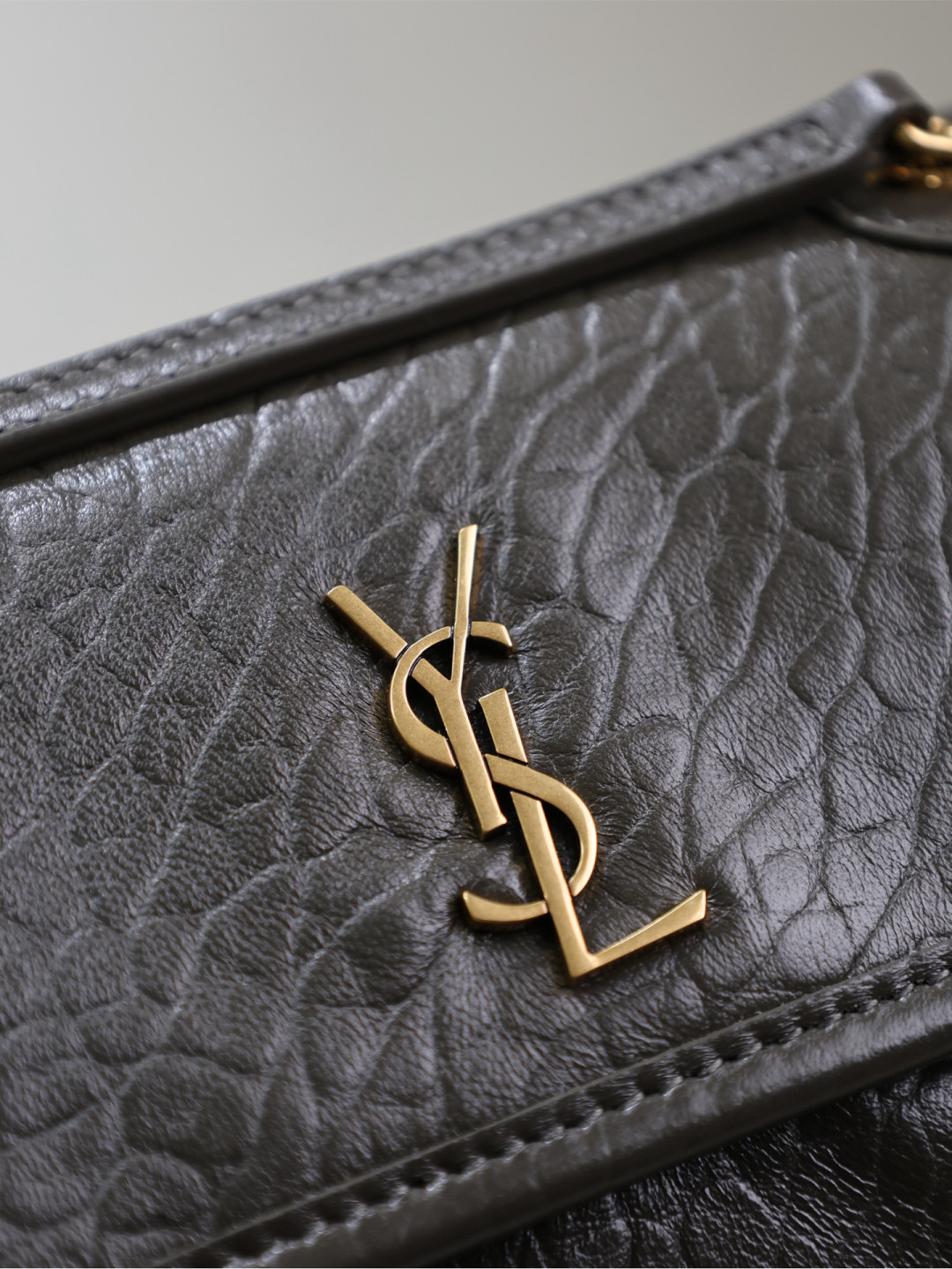 Y51 niki in grained lambskin 828736 22x16.5x12cm