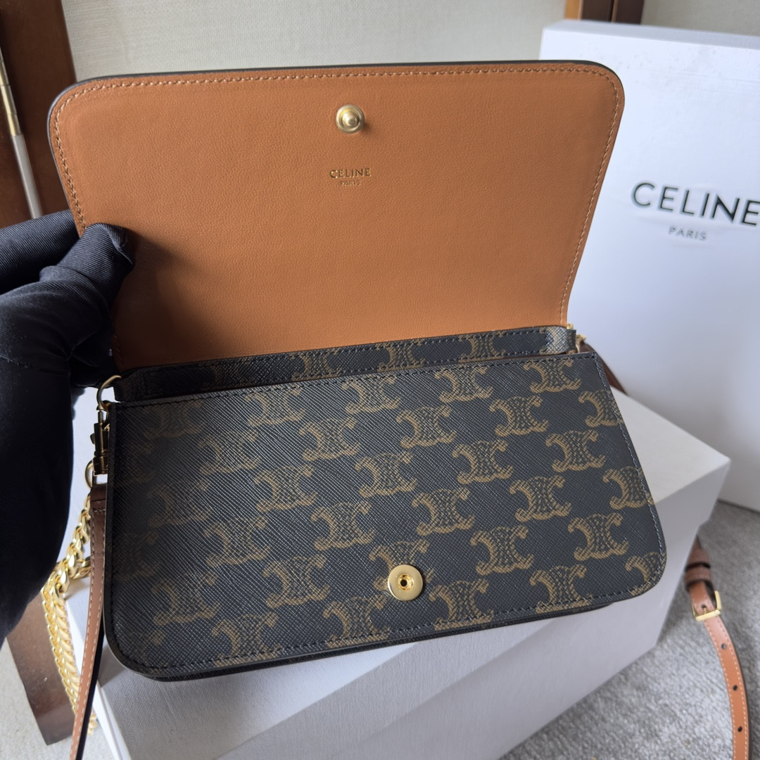 Ce1i*e MULTIPOCHETTE IN TRIOMPHE CANVAS and calfskin 20.5x11x4cm