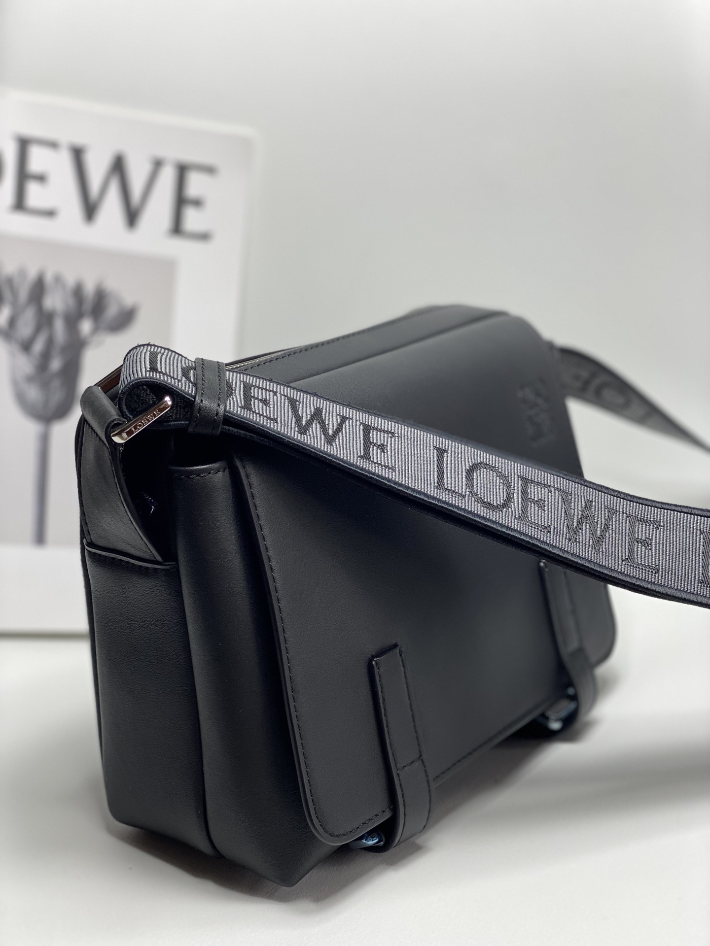 L0ew* XS Military messenger bag in S*pple smooth calfskin and jacquard 18x23x9cm