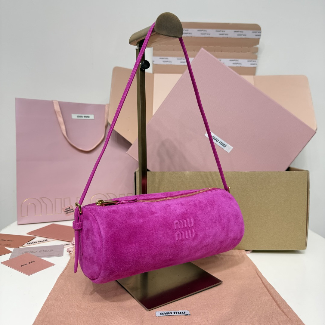 M1v M1v suede pouch 22x9x9cm