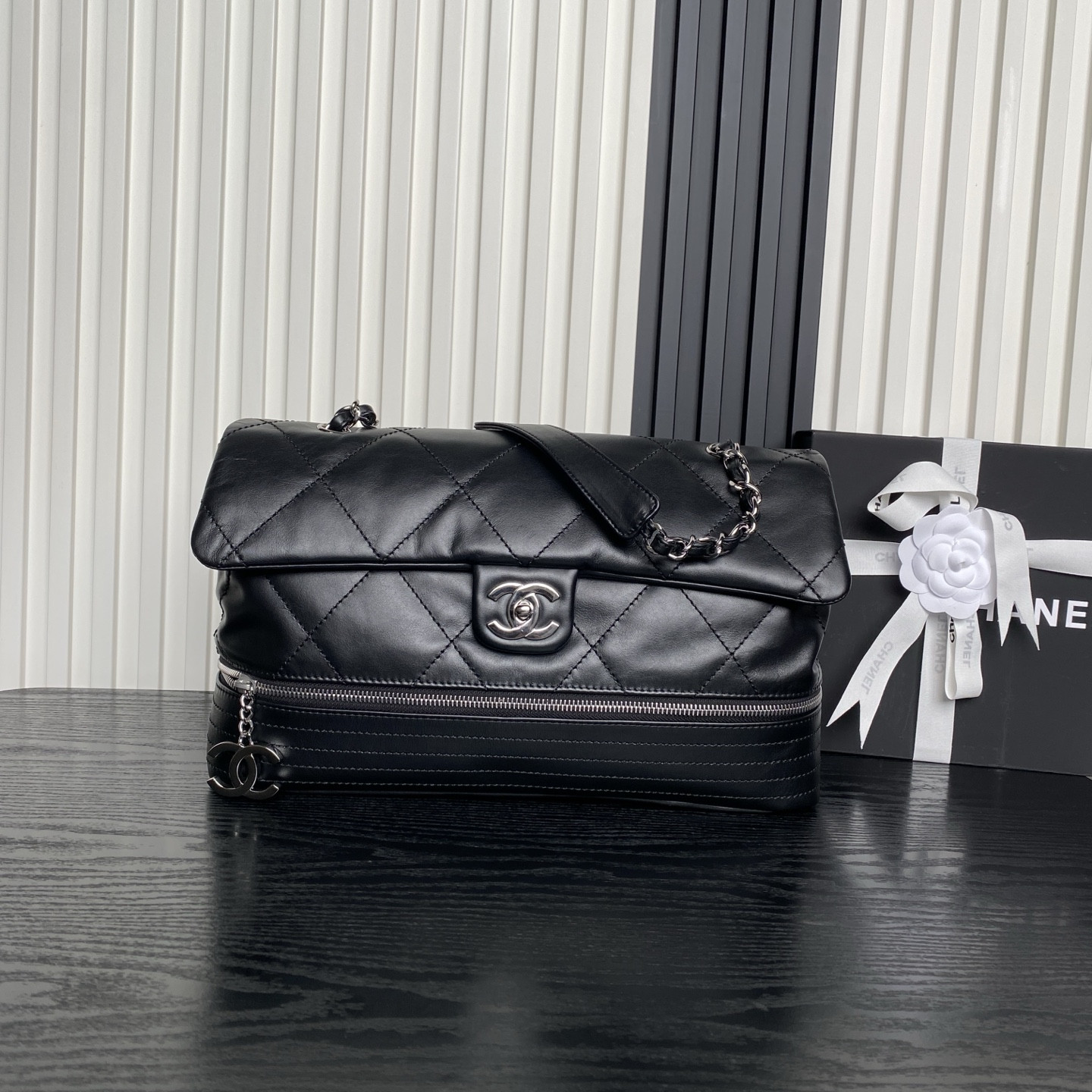 Ch**el Vintage Graffiti Tote Airport Bag 36x24x12cm
