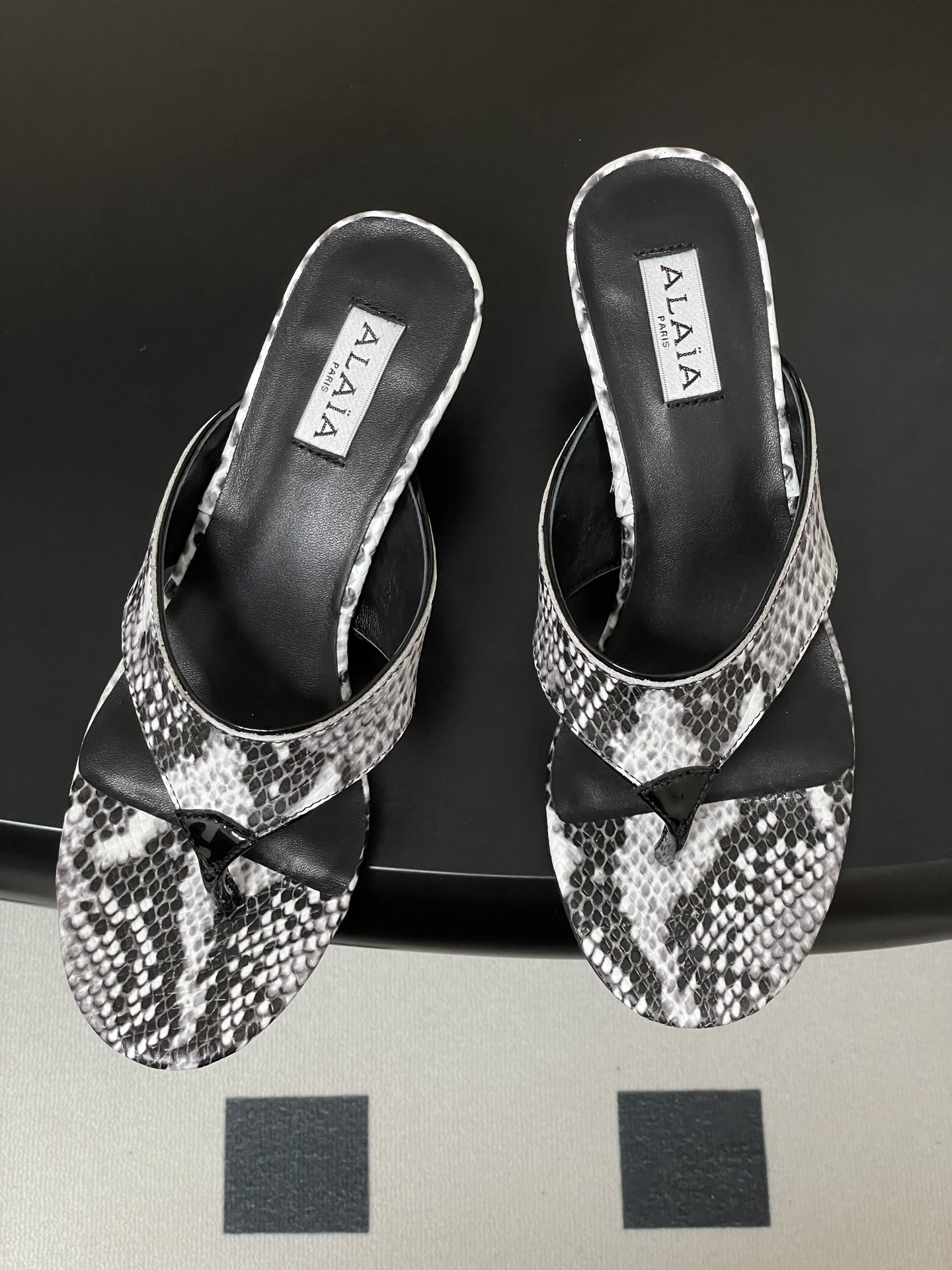 ua a1a1a triangle flat slides 5.5cm heel(cusT0mized size 7-10 days production time)