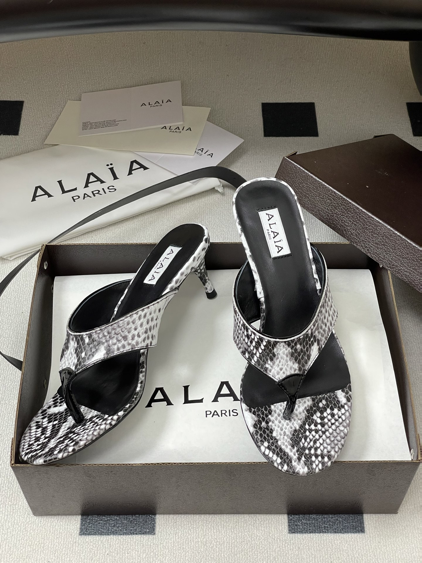ua a1a1a triangle flat slides 5.5cm heel(cusT0mized size 7-10 days production time)